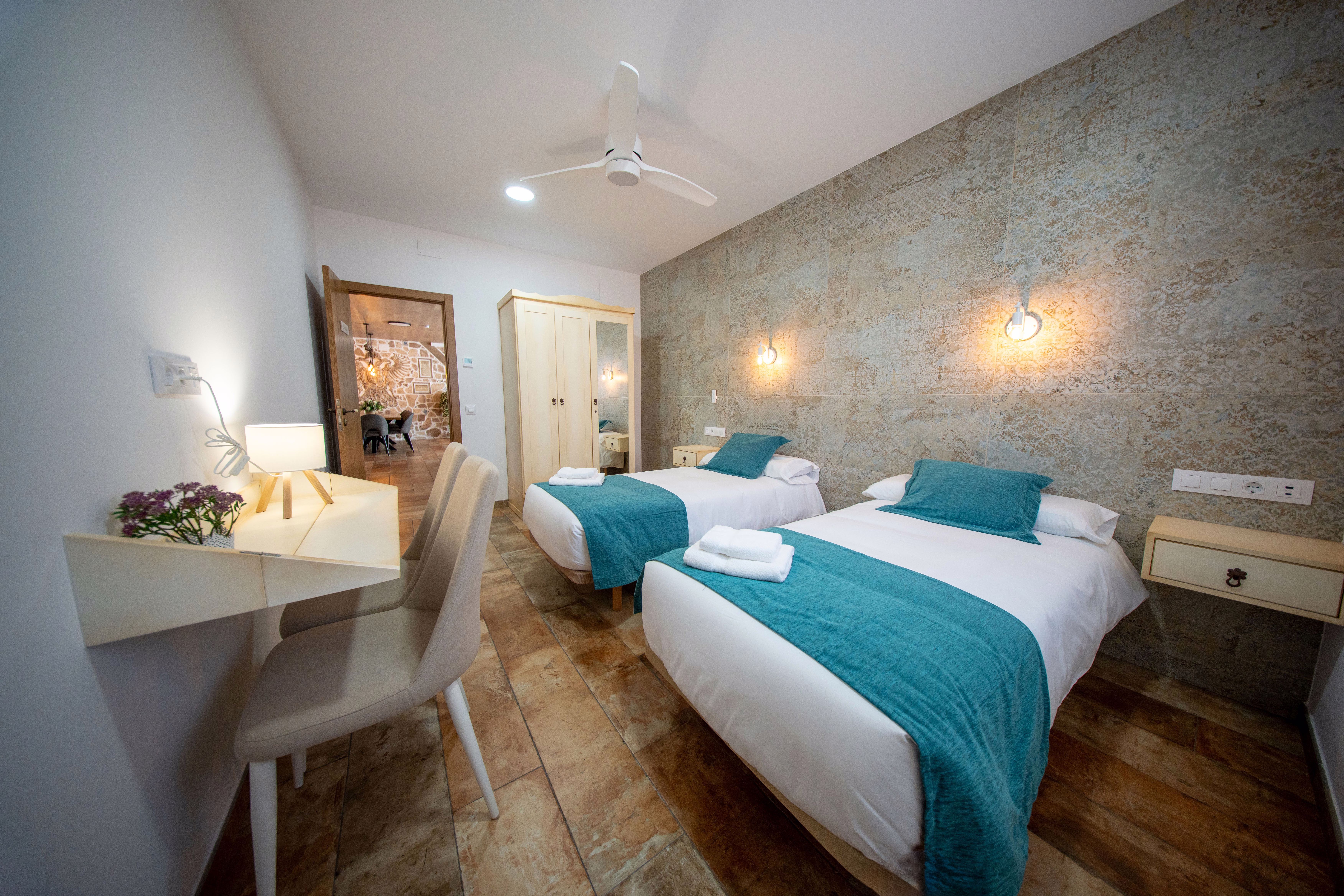 SULLA - Habitación doble, refugio fresco y acogedor.